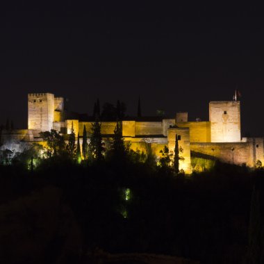 Granada ve Alhambra gece.