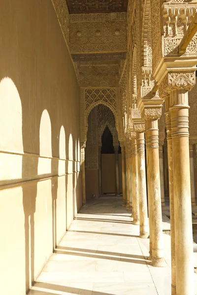 Hof der Löwen. Alhambra. Granada. Spanien — Stockfoto