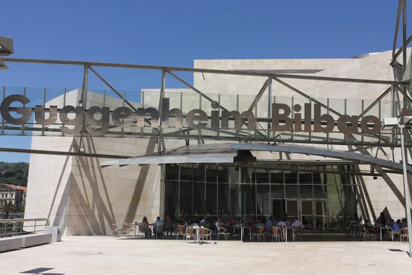 Guggenheimovo muzeum bilbao ve Španělsku — Stock fotografie