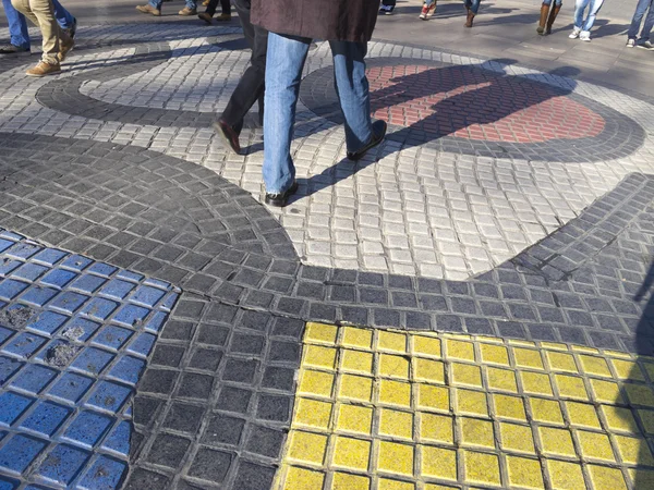 La mosaïque de Miro dans la Rambla — Photo