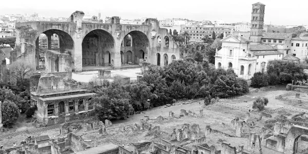 Panorama římského fóra, černobílé fotografie. — Stock fotografie