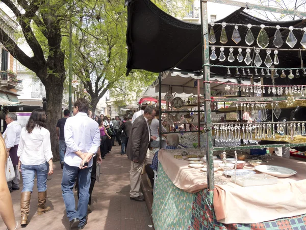 Treet markt in plaza dorrego in san telmo — Stockfoto