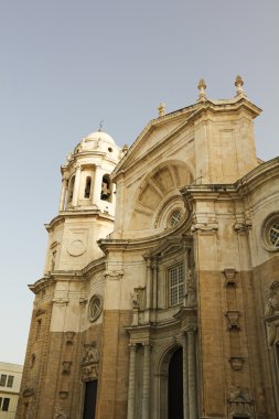 cadiz üzerinde yeni bir katedral.