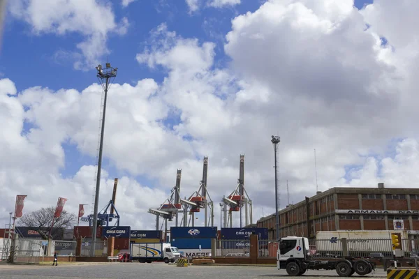 Attività nel porto di Montevideo, Uruguay . — Foto Stock