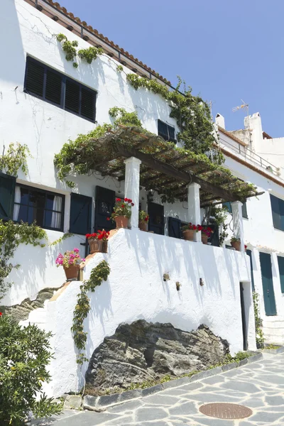 Casa bianca, tipica del Mediterraneo — Foto Stock