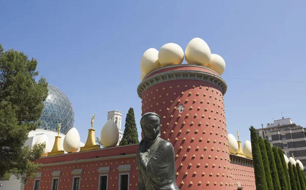 Tramuntana heykeli ve dali Müzesi. Figueres