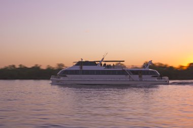buenos aires ve montevideo arasında yelken feribot