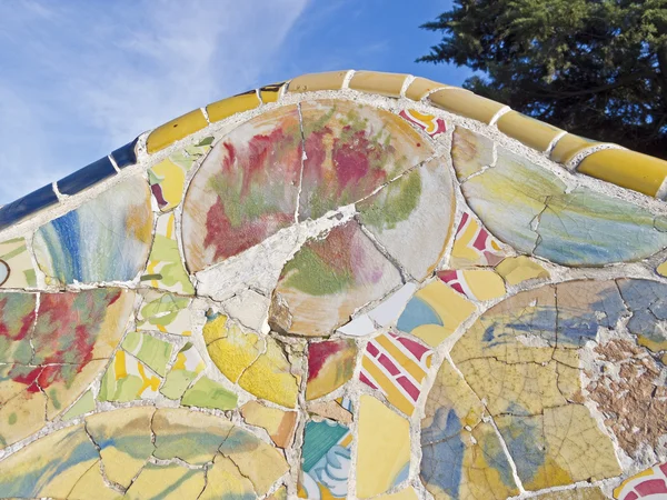 Antonio gaudi mozaïeken, in park guell — Stockfoto