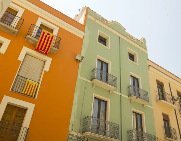 Балконы Каталонии с флагом независимости . — стоковое фото