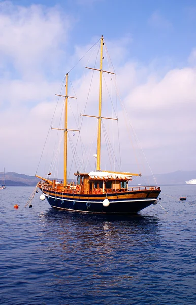 Traditionelles Boot für Kreuzfahrten — Stockfoto