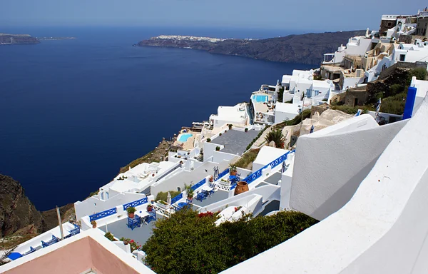 Tradiční řecká architektura vesnici oia na ostrově santorini vy — Stock fotografie