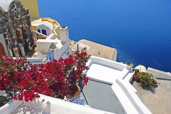 Pueblo tradicional de Thira en la isla de Santorini en Grecia — Foto de Stock