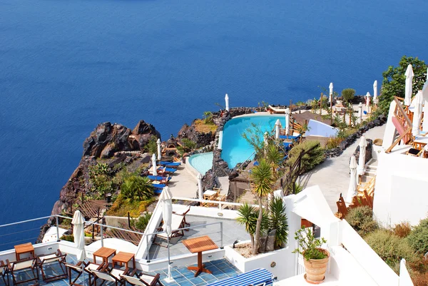 Arquitectura tradicional del pueblo de Oia en la isla de Santorini, Gre — Foto de Stock