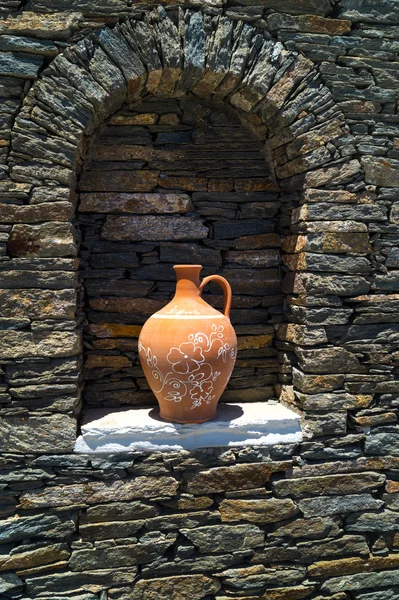Традиционные греческие украшения на острове Сифнос, Греция — стоковое фото
