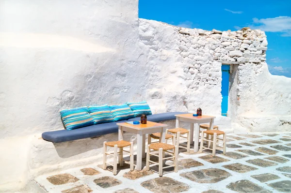 Traditionella grekiska gränd på mykonos island, Grekland — Stockfoto