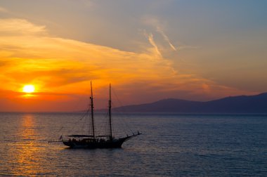 gün batımında ünlü Mikonos Adası, Yunanistan