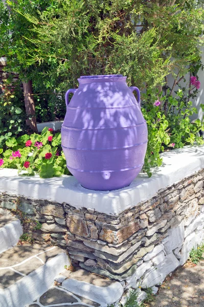Vaso grego antigo da idade geométrica localizada em Sifnos isla — Fotografia de Stock
