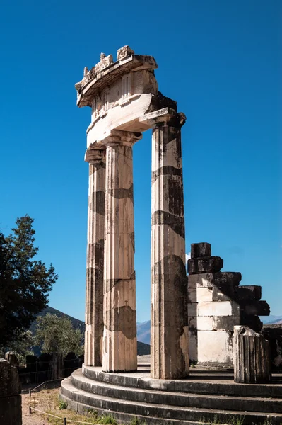 Templo de Atenea pronoia en el sitio arqueológico del oráculo de Delfos en —  Fotos de Stock