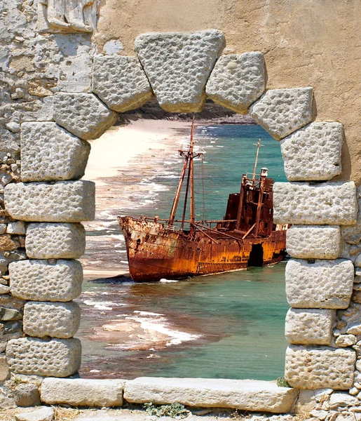 Dimitrios shipwreck at Selinitsa beach near Gytheio, Greece — Stock Photo, Image