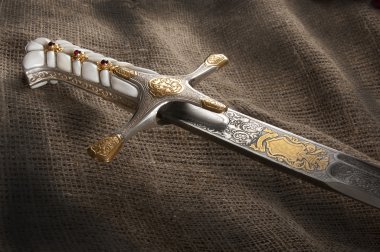 Antik kılıç