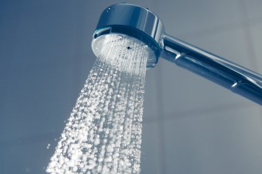 su akışı ile duş