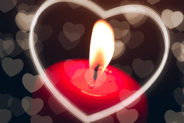 Свеча с сердцем — стоковое фото