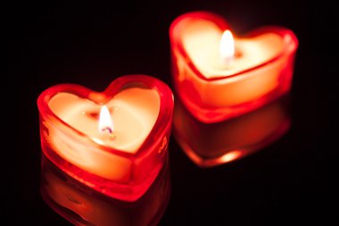 iki yanan mum kalp
