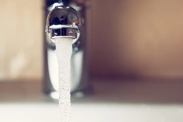 Werken waterkraan — Stockfoto