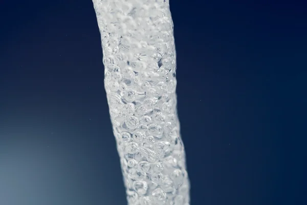 Fluxo de água, vista de close-up — Fotografia de Stock