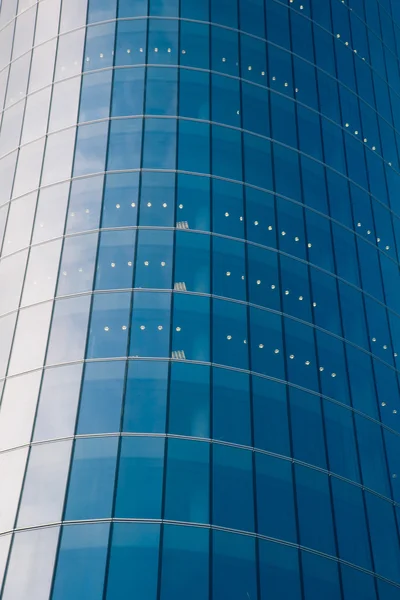Fachada de vidrio del edificio de negocios — Foto de Stock