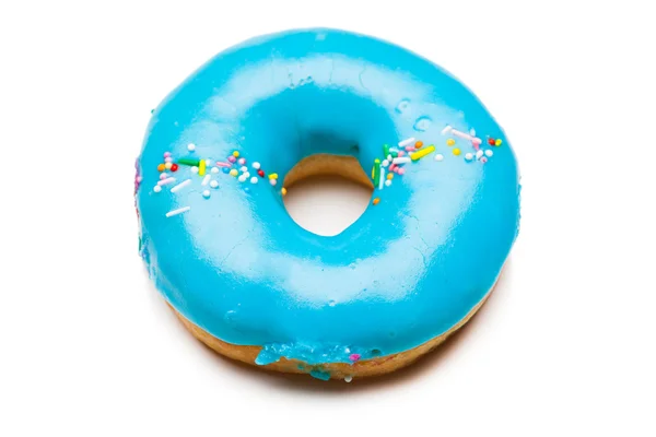흰색으로 분리되어 있는 맛있는 자주색 도넛 — 스톡 사진