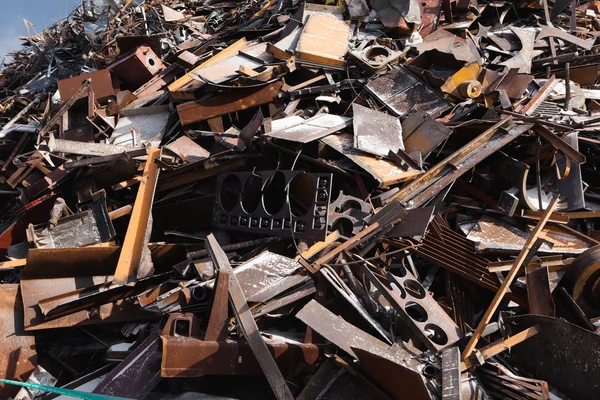 Scrap metal heap — Stock Photo, Image