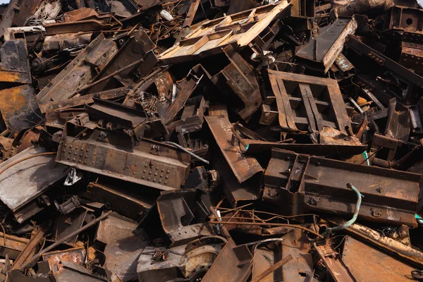 Kovové smetiště — Stock fotografie