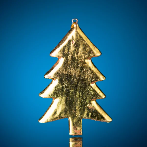 Goldener Weihnachtsbaum — Stockfoto