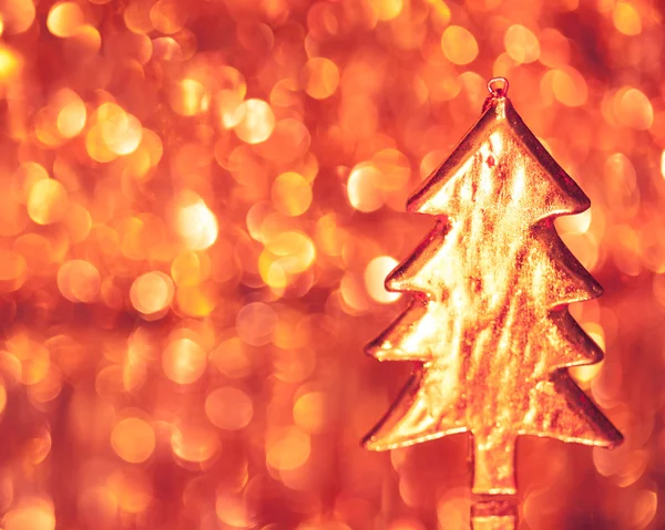 Árbol de Navidad sobre fondo brillante —  Fotos de Stock