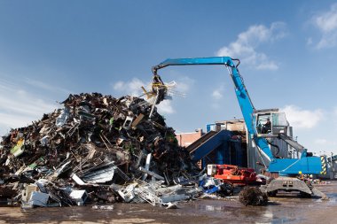 metal hurda yükleme makinesi