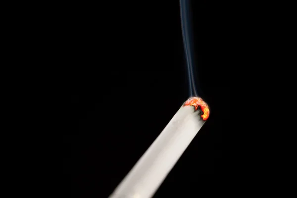 Brandende sigaret — Stockfoto
