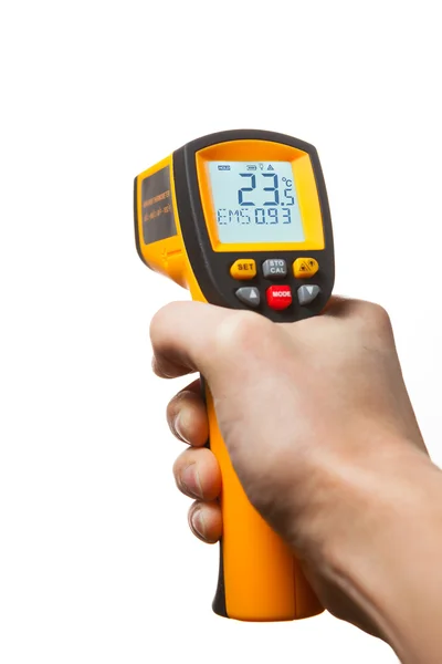 Infrarood laser thermometer in hand geïsoleerd op wit — Stockfoto