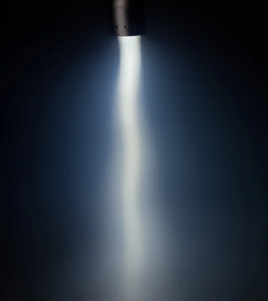 Promień plamka światła pod wodą — Zdjęcie stockowe