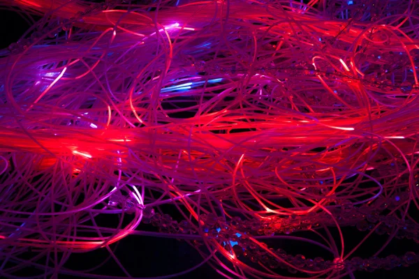 arka ışıklı kırmızı fiber optik kablolar
