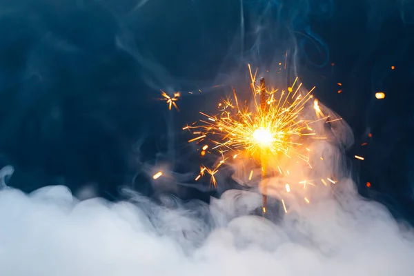 Abstracto Navidad Chispeante Fuegos Artificiales Fondo Con Humo — Foto de Stock