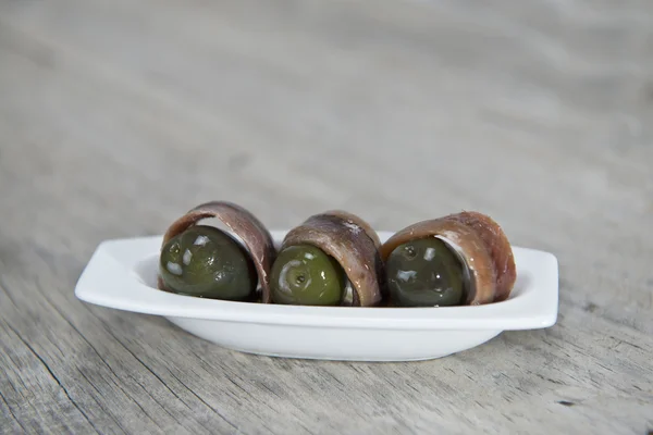 Acciughe con olive tipiche spagnole — Foto Stock