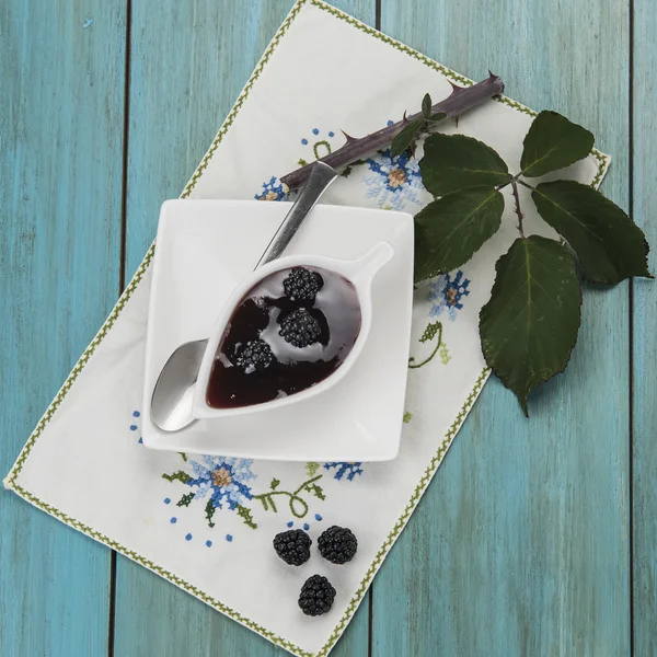 Zelfgemaakte blackberry jam — Stockfoto