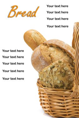 sepet beyaz izole bir ekmek ürün çeşitliliği ile