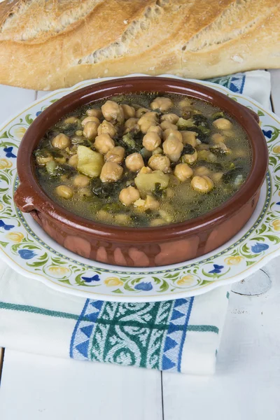 Ragoût de pois chiches et d'épinards — Photo