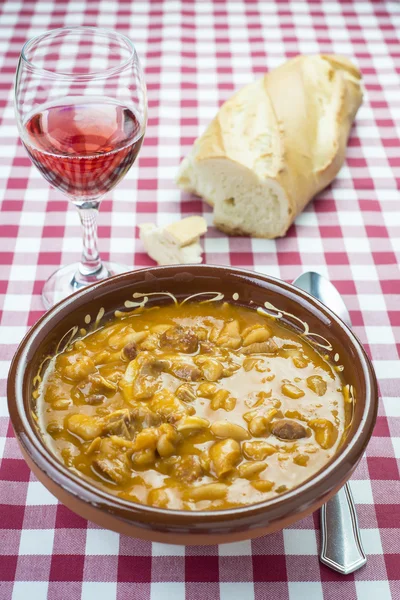 Frijol blanco con chorizo y carne — Foto de Stock