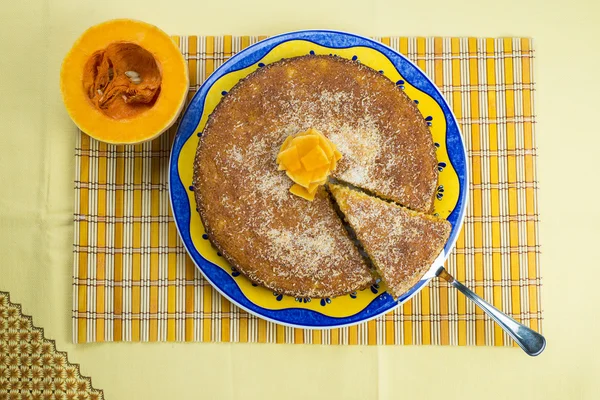 Hindistan cevizi ve balkabağı pastası — Stockfoto