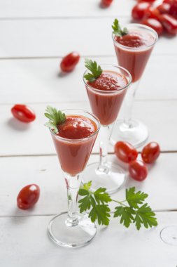 domates suyu kokteylleri