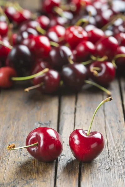Fresh cherries on the table — Stock Photo, Image