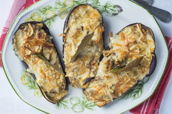 Melanzane ripiene di carne e frutti di mare — Foto Stock